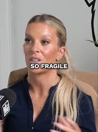 Danielle Jolliffe's Instagram, Twitter & Facebook