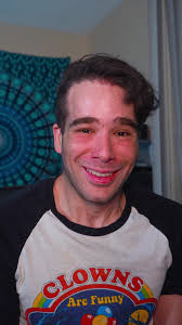 Probando sonreír por primera vez