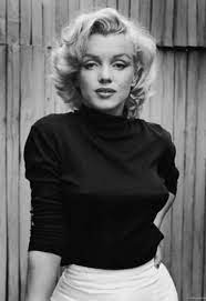 With her moving acting style and her fall in the prime of her life 1950s, she has become an eternal sex symbol with short hair in the hearts of fans and a representative figure of popular culture. Marilyn Monroe Hair How To Get Her Iconic Hairstyle Iles Formula