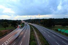 Please scroll down and click to see each you will see meanings of projek lebuhraya utara selatan in many other languages such as arabic, danish, dutch, hindi, japan, korean, greek, italian. R R Lebuh Raya Utara Selatan Fiksyen Shasha