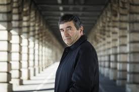 Un servicio al jefe novela. Dov Alfon Nos Espian Incluso A Traves De La Tarjeta Del Supermercado Lideres