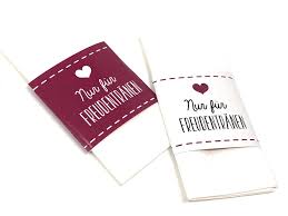 Denn immer mehr brautpaare wünschen sich eine trauung ganz nach. Banderolen Fur Freudentranen Banderolen Fur Taschentucher Freudentranenbanderolen Hochzeitsdeko Kirchenheft Gastgeschenk Hochzeit Weddingtree