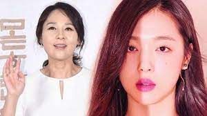 Nafas dan denyutan nadi pelakon berusia 36 tahun itu dilaporkan stabil walaupun dia tidak sedarkan diri. Termasuk Sulli Goo Hara 4 Artis Korea Meninggal Di 2019 Kebanyakan Bunuh Diri Karena Depresi Tribun Mataram