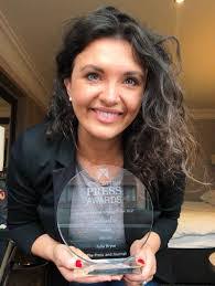 Erin Linton's Instagram, Twitter & Facebook