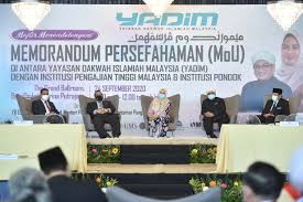 .islamiah malaysia (yadim) yang baharu, nasrudin hassan, berkata, beliau memberi jaminan tidak akan merombak struktur agensi gerakan dakwah itu ia juga membabitkan ancaman terhadap islam dibawa golongan berfahaman liberal. X0rdspmvrdnvwm