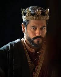 Lo riconoscete il bellissimo Kemal di Endless Love?? Oggi l'attore Burak  Ozcivit per esigenze di copione ha dovuto cambiare il suo look ma per noi è  sempre molto affascinante… Che ne pensate?