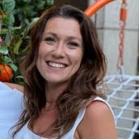 Julie Philpot's Instagram, Twitter & Facebook