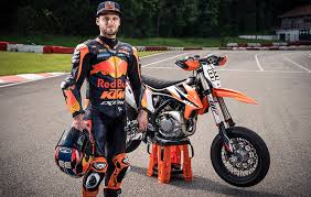 Jun 01, 2021 · ktm's first ever motogp race winner, brad binder, will remain part of the red bull ktm factory racing team for the next three years and will celebrate 10 grand prix seasons in orange by the end of the 2024 motogp campaign. Brad Binder Das Beste Trainings Bike Das Ich Je Hatte Ktm Blog