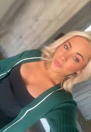 Carissa Gibbs's Instagram, Twitter & Facebook