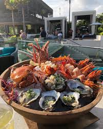 Nofilter Omniabali Coldplatterseafood Seafoodplatter Holiday Foodporn Food Foodie Beachclub Beachbar Beachbarbali Sake Food Lover Food Therapy Food