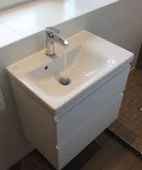 Harmonisez vos meubles bas, meubles. 6 Idees D Amenagement Pour Petites Et Tres Petites Salle De Bain Atlantic Bain