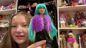 Unboxing Glam Squad Rockstar Doll