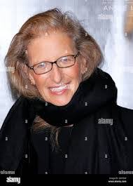 Laurie Large's Instagram, Twitter & Facebook