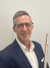 Lindsay Lovering's Instagram, Twitter & Facebook