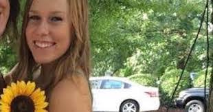 Halle Scott's Instagram, Twitter & Facebook