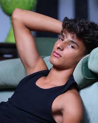 Guilherme Guimarães Mendes (@guimendes.of) • Instagram photos and videos