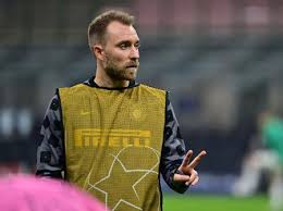 He appeared to be conscious as he wore an oxygen mask while leaving the pitch. Inter Afasta Especulacao Eriksen Nao Teve Covid E Nao Foi Vacinado