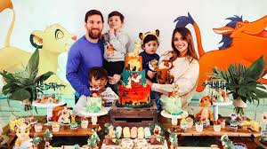 Lionel messi festeja 34 años de vida en medio de una copa américa que la pulga sueña con levantar. Antonela Y Leo Messi Le Hicieron Una Divertida Fiesta A Su Hijo Menor