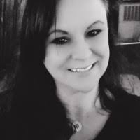 Tracy Swaim's Instagram, Twitter & Facebook