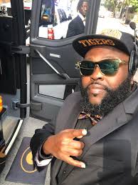 Who said that a Motorcoach Operator can't clean up well and drive a clean  Prevost . Mayo Tours Strong 💪🏾 #slowrollin2024 #MayoTours  #entertainmentcoach #motorcoachlifestyle #motorcoachoperator #prevost