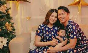 Showing editorial results for benigno aquino iii. Christmas Family Photo Of Carlo Aquino Goes Viral Showbiz Chika