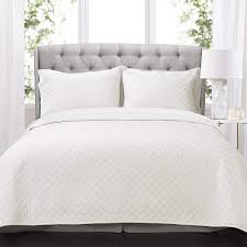 1 quilt, 2 pillow shams. Amazon Com Lush Decor Ava Quilt Diamond Pattern Solid 3 Piece Oversized Bedding Blanket Bedspread Set King White Home Kitchen