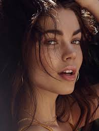 aarika wolf represented by vision models la brunette girl model brunette hair