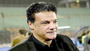 كشف سمير حلبية، رئيس نادي المصري البورسعيدي، أن إيهاب جلال، مدرب الفريق، أبلغ مسئولي اتحاد الكرة المصري بأنه يرفض. Ø¥ØµØ§Ø¨Ø© Ø¥ÙŠÙ‡Ø§Ø¨ Ø¬Ù„Ø§Ù„ Ù…Ø¯Ø±Ø¨ Ø§Ù„Ø§Ø³Ù…Ø§Ø¹ÙŠÙ„ÙŠ ÙŠÙÙŠØ±ÙˆØ³ ÙƒÙˆØ±ÙˆÙ†Ø§ Ø³Ø¨ÙˆØ±Øª 360