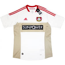1 day ago · der brand nach der explosion im tanklager im entsorgungszentrum ist inzwischen gelöscht, wie der chempark leverkusen mitteilt. 2012 13 Bayer Leverkusen Adidas Away Football Shirt Uksoccershop