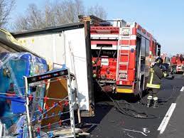 Un inicidente stradale avvenuto sulla autostrada a1 causa nel pomeriggio di oggi, giovedì 2 maggio, lunghe code tra calenzano ed il bivio con la variante di valico, verso bologna. Incidente Sull Autostrada A1 A Valmontone 5 Veicoli Coinvolti 4 Feriti Tre Chilometri Di Coda