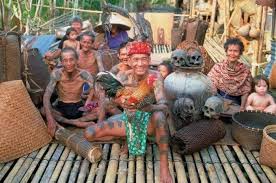 Masih Bisa Ditemui Hingga Kini Inilah Penampakan Suku Pemburu Kepala Manusia Asal Kalimantan Kepala Manusia Yang Digantung Di Rumah Buktikan Keberadaan Mereka Semua Halaman Intisari