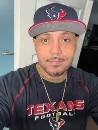 Safe neighborhoods to buy a house in Panama City?