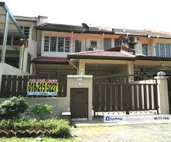 Vacant facing north partly furnished endlot unit. Bandar Kinrara Bk5 Puchong Near Lrt House For Rent For Rental Rm1 700 By Betty Tan Edgeprop My
