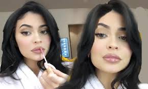 The official kylie cosmetics by kylie jenner facebook page. Defile Se Profond Kylie Lips Semencesdusud Com