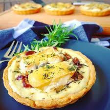 Franzosische Tartelettes Mit Camembert Bella Cooks And Travels Franzosische Rezepte Franzosisches Essen Rezepte