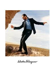 Un tueur, qui a échappé à une femme policier et provoqué sa démission, refait surface et commet de nouveaux meurtres. David Kammenos Male Model Represented By Success Models Paris