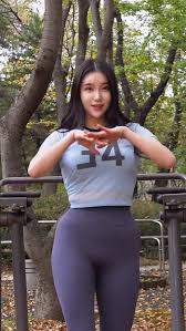 레깅스도 터지네… - 유머움짤이슈 - 에펨코리아