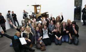 Young People Interpret Art Deutsche Bank Stiftung Youth Art Preis Stiftung Fur Kunst Und Kultur E V