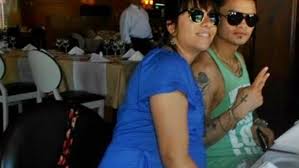 Los memes explotaron en las redes sociales, los usuarios se pusieron del lado de chino maidana, a quien se le pide que acepte la pelea para que yao cabrera cumpla su promesa y se vaya del país. El Chino Maidana Acompano A Su Esposa Mariana En El Parto De Juan Camilo Telefe Santa Fe