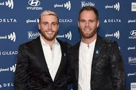 His birthday, what he did before fame, his family life, fun trivia facts, popularity rankings, and more. Gus Kenworthy Splits From Longtime Boyfriend Matthew Wilkas Huffpost