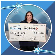 Lisa Hays Of Monmouth Ill Purchased A Powerball Ticket At Hy Vee 3140 Agency St In Burlington For T Winning Powerball Lottery Winner Winning The Lottery
