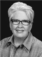 Jane Fain's Instagram, Twitter & Facebook