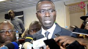 Gre A Gre Le Ministre Dame Diop Freine Par L Armp Sur Un Marche De 36 Milliards Samse Infos