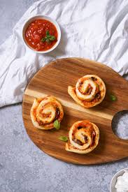Vegane Pizzaschnecken Einfaches Rezept Mit Hefeteig Rezept In 2020 Rezepte Rezepte Mit Hefeteig Hefeteig