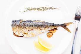 Filetti di sgombro sott'olio (250 g): Filetto Di Sgombro Con Pomodori Secchi E Nocciole Al Profumo Di Limone E Zenzero Fondazione Umberto Veronesi