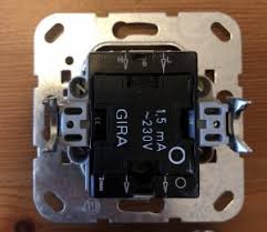 Austausch Lichtschalter Blauer Schwarzer Und Brauner Draht Und Auf Zwei Drahten Ist Strom