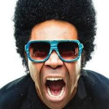 Artistas começados com a letra T