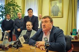 Hiesz györgy, gyöngyös polgármestere elcsukló hangon jelentette be visszalépést. Vitara Hivott A Polgarmester Csattanos Valaszt Kapott Kekes Online