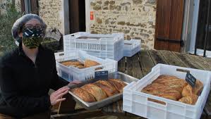 Loir Et Cher Il Va De Marche En Marche Pour Vendre Ses Pains Bio