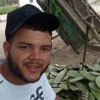 50+ perfiles de «Elián Santana»